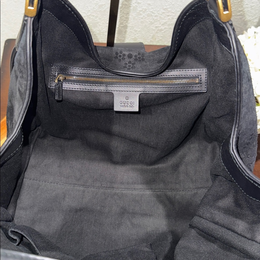 GUCCI Black Soft Stirrup Nubuck Black Suede Shoulder Bag - Picture 10 of 16